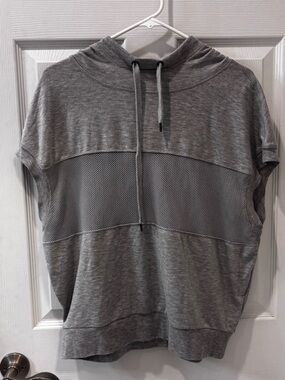 Yogalicious‎ Gray Mesh Panel Sleeveless Hoodie